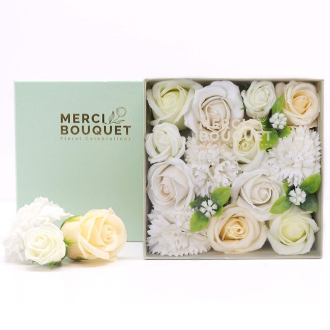 Mydlové kvety Štvorcový Box -  Biely a Ivory